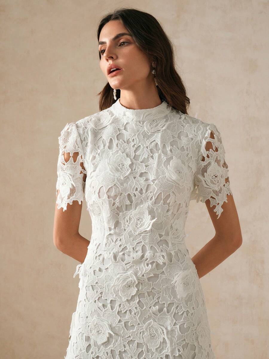 Vestido Longo com Acabamento em Renda