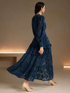 Vestido Longo Francês com Decote em V e Manga Bufante