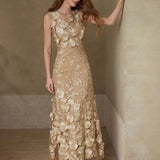 MOTF PREMIUM VESTIDO COM RECORTE ENVIESADO E APLICAÇÃO FLORAL