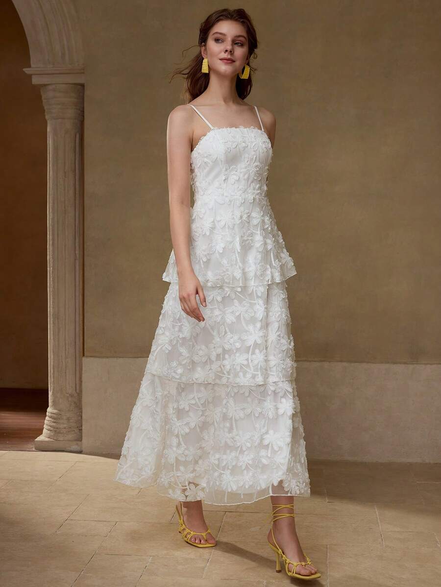 MOTF PREMIUM Vestido com Camadas Sobrepostas e Aplicações de Flores