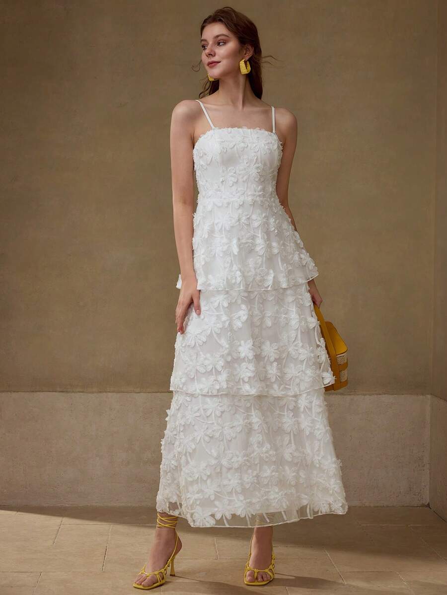 MOTF PREMIUM Vestido com Camadas Sobrepostas e Aplicações de Flores