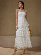 MOTF PREMIUM Vestido com Camadas Sobrepostas e Aplicações de Flores