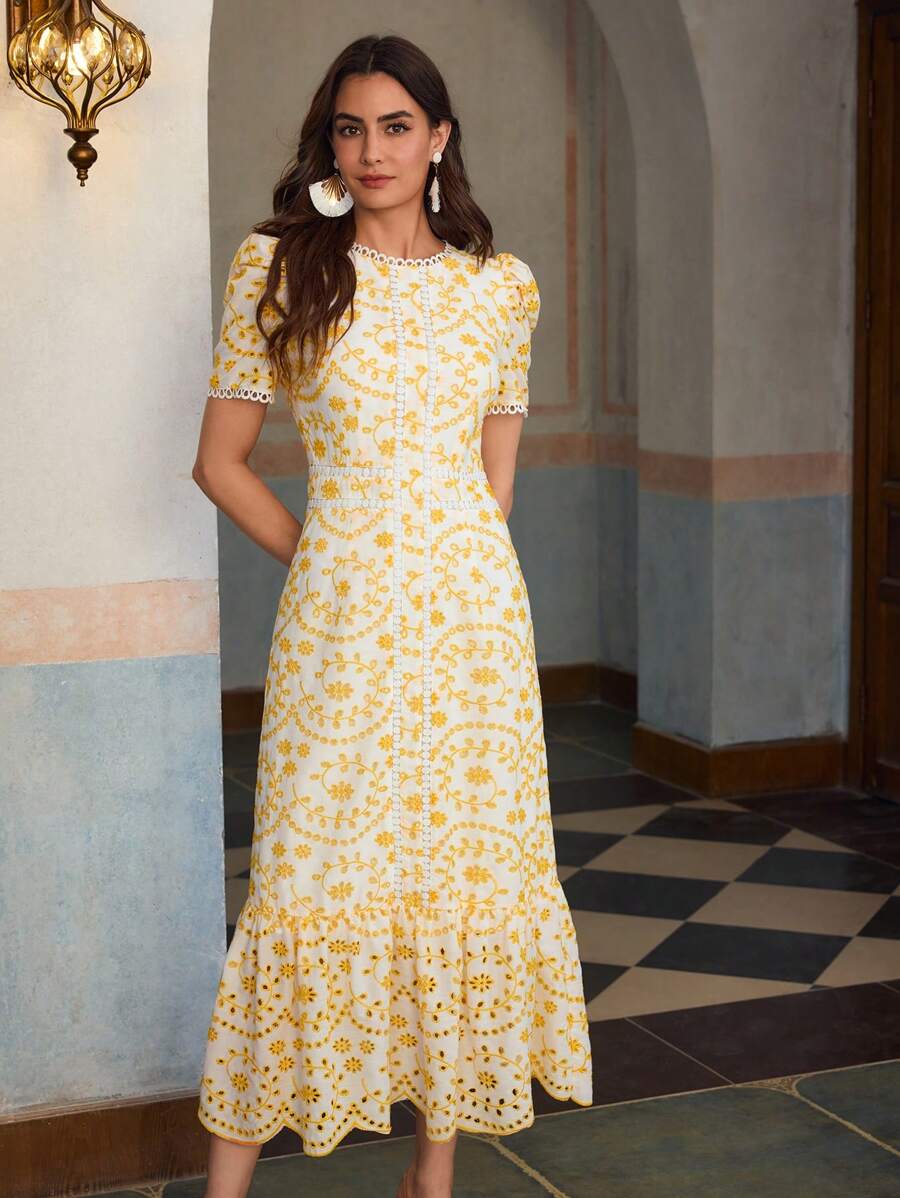 Vestido Longo Bordado com Cinto