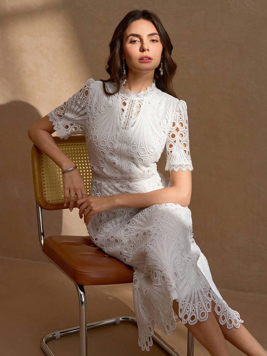 Vestido Midi de Renda Elegante