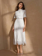 Vestido Midi de Renda Elegante