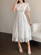 Vestido Elegante de Renda Vazada