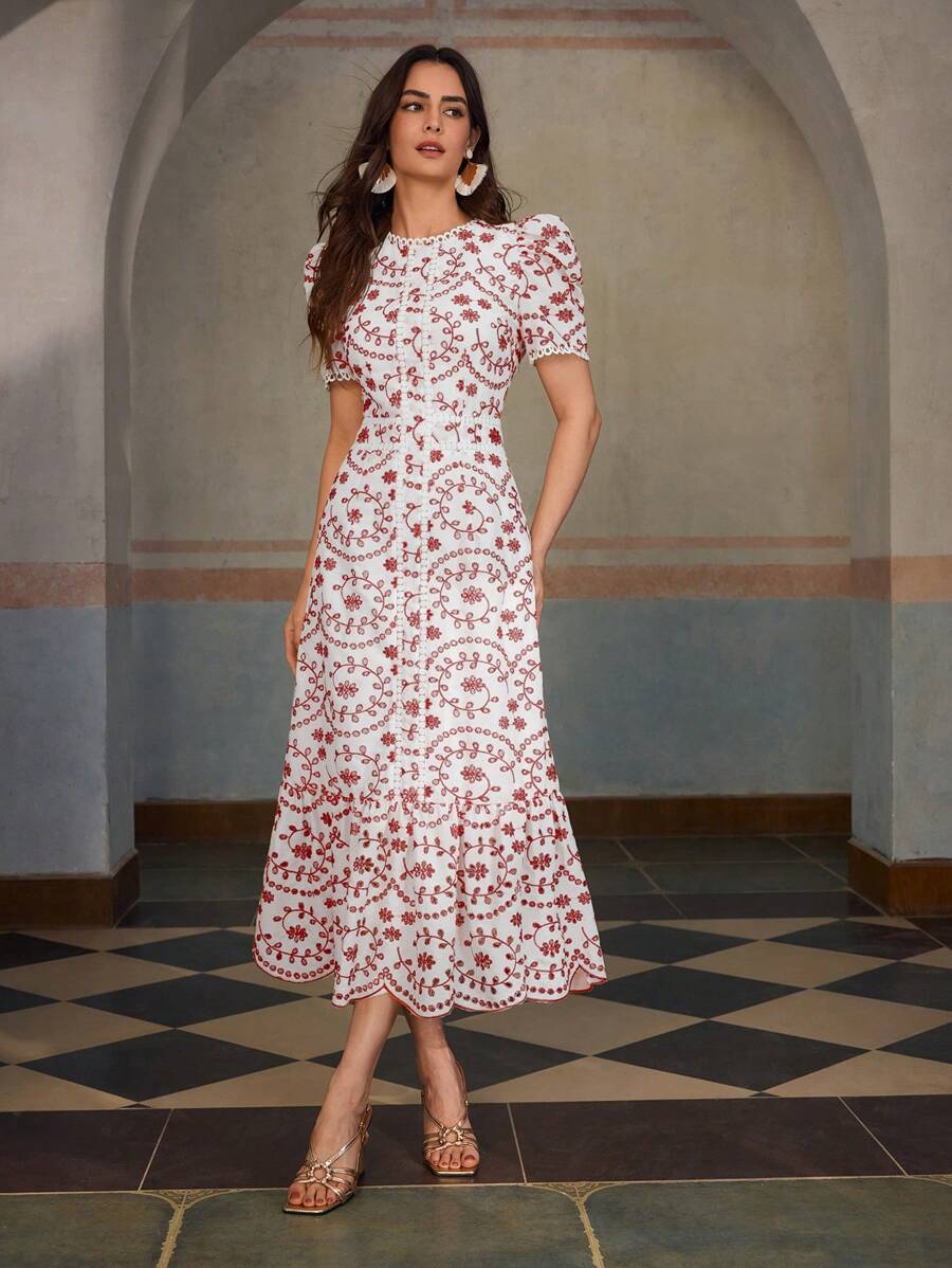Vestido Longo Bordado com Cinto