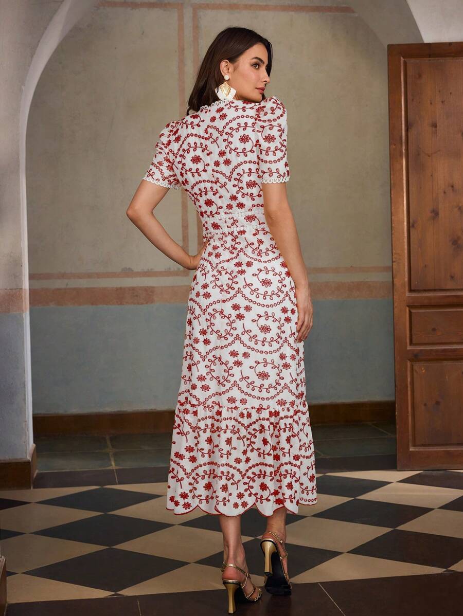 Vestido Longo Bordado com Cinto