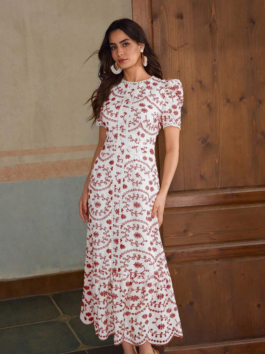Vestido Longo Bordado com Cinto