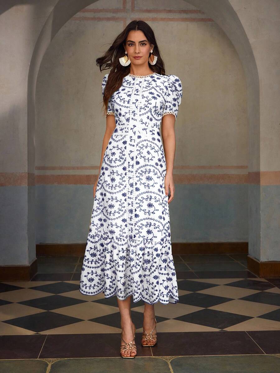 Vestido Longo Bordado com Cinto