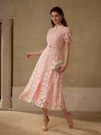 MOTF PREMIUM Vestido com Ajuste de Cintura, Colarinho Estampado, Mangas Bufantes, Bordado Floral, Comprimento Até a Altura da Panturrilha