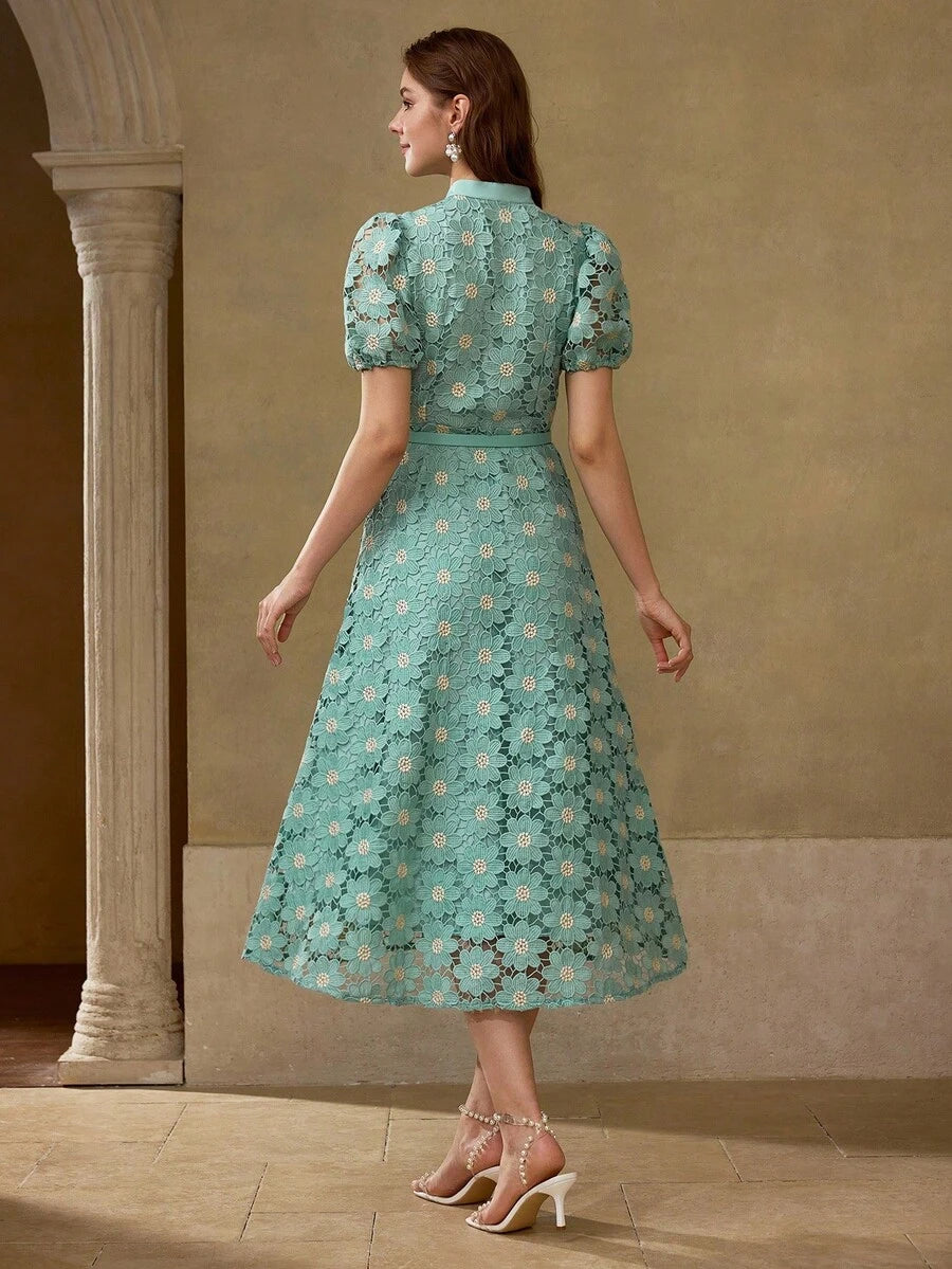 MOTF PREMIUM Vestido com Ajuste de Cintura, Colarinho Estampado, Mangas Bufantes, Bordado Floral, Comprimento Até a Altura da Panturrilha