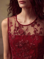 MOTF PREMIUM VESTIDO COM RECORTE ENVIESADO E APLICAÇÃO FLORAL