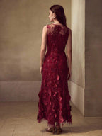 MOTF PREMIUM VESTIDO COM RECORTE ENVIESADO E APLICAÇÃO FLORAL