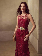 MOTF PREMIUM VESTIDO COM RECORTE ENVIESADO E APLICAÇÃO FLORAL