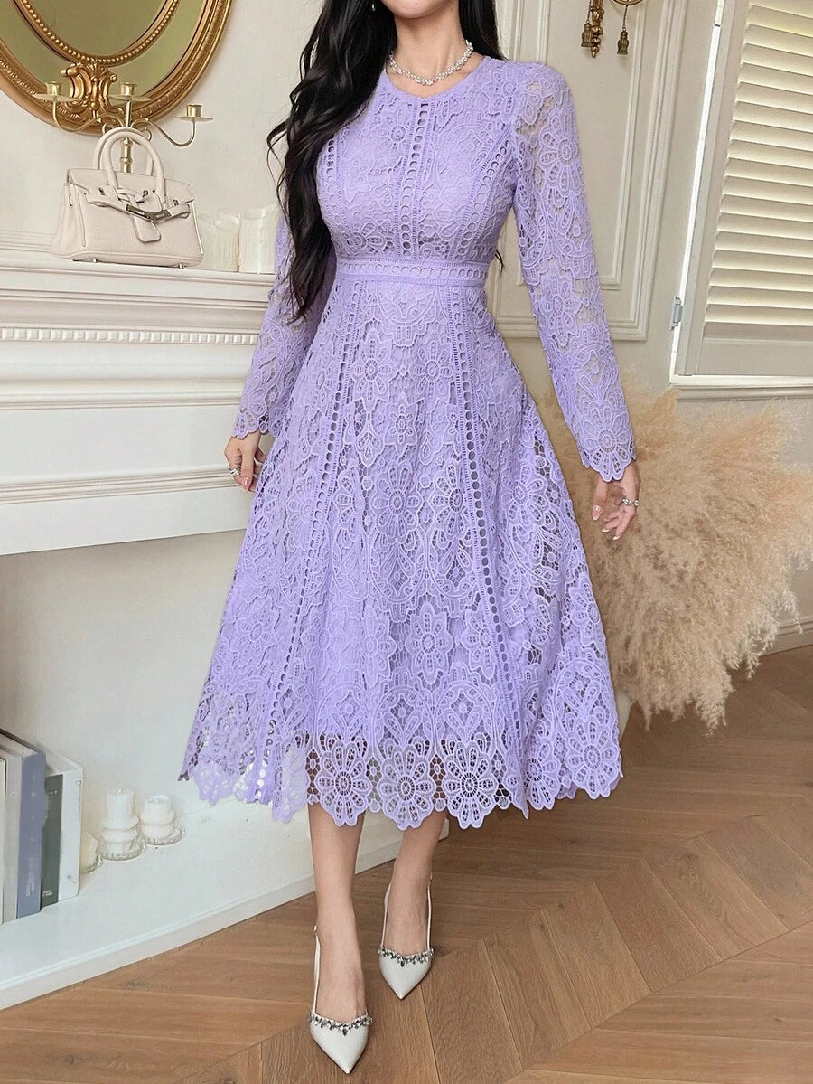 Vestido Elegante de Renda Vazada