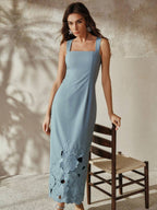 Anewsta Novo Vestido Midi Elegante com Bordado Floral Sem Mangas para Mulheres, Estilo de Férias, Costas com Fenda, Adequado para o Dia dos Namorados