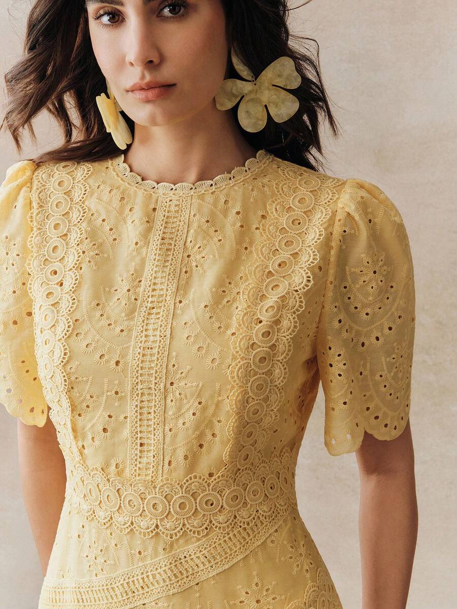 Vestido Longo com Manga Bufante e Laço na Cintura
