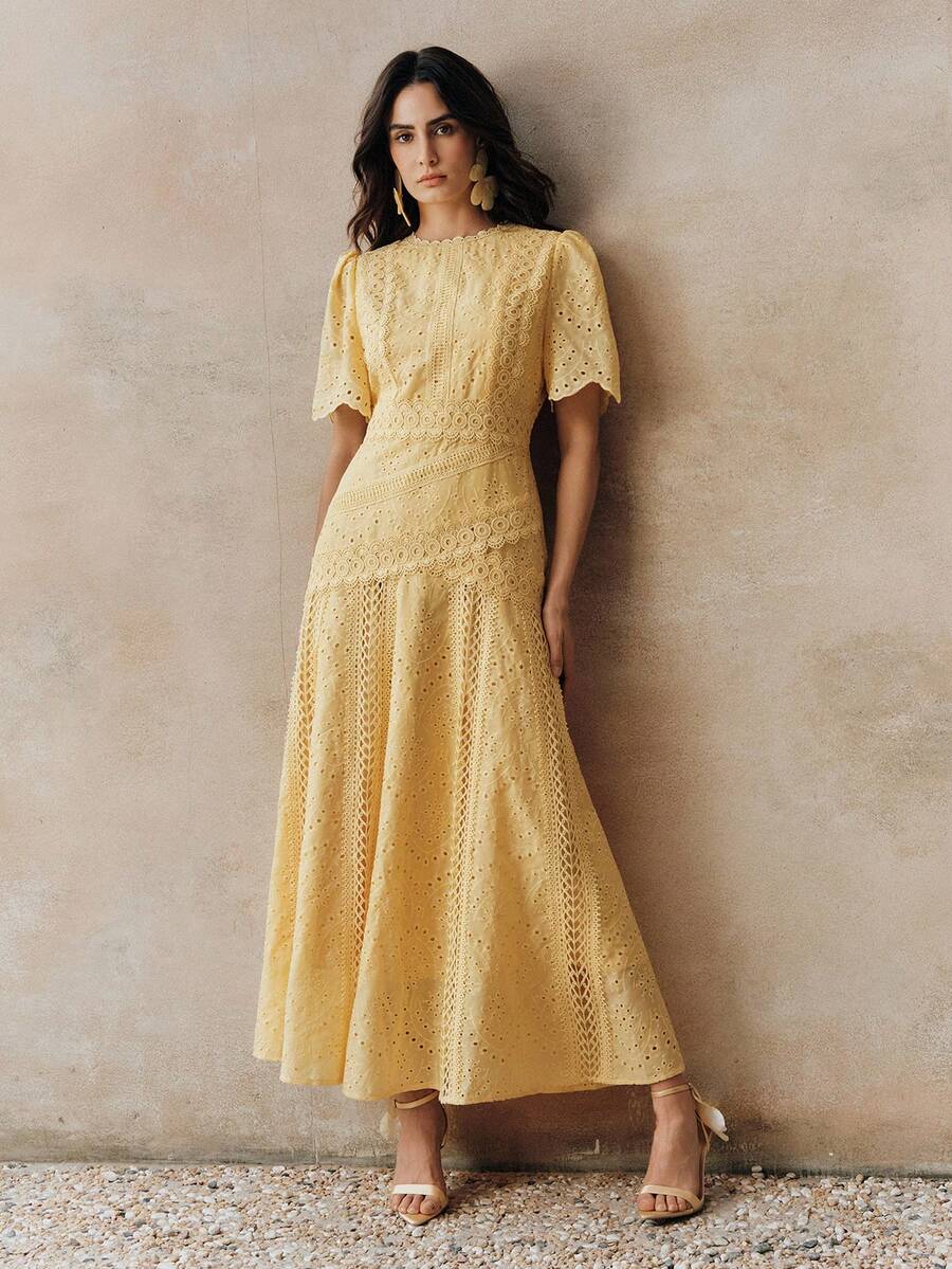 Vestido Longo com Manga Bufante e Laço na Cintura
