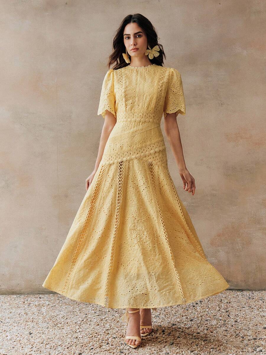 Vestido Longo com Manga Bufante e Laço na Cintura