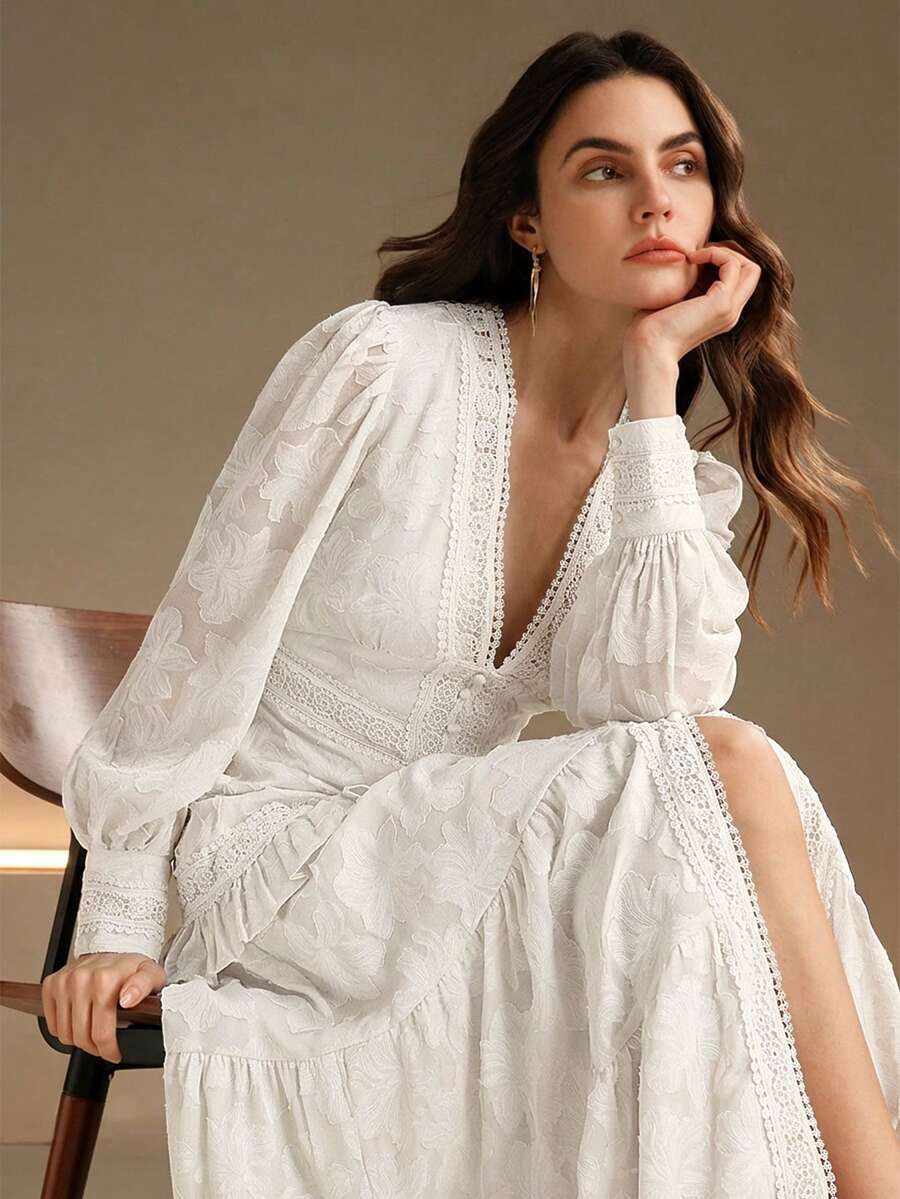 Vestido Longo Francês com Decote em V e Manga Bufante