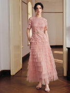 Vestido Longo de Renda com Recortes em Tule