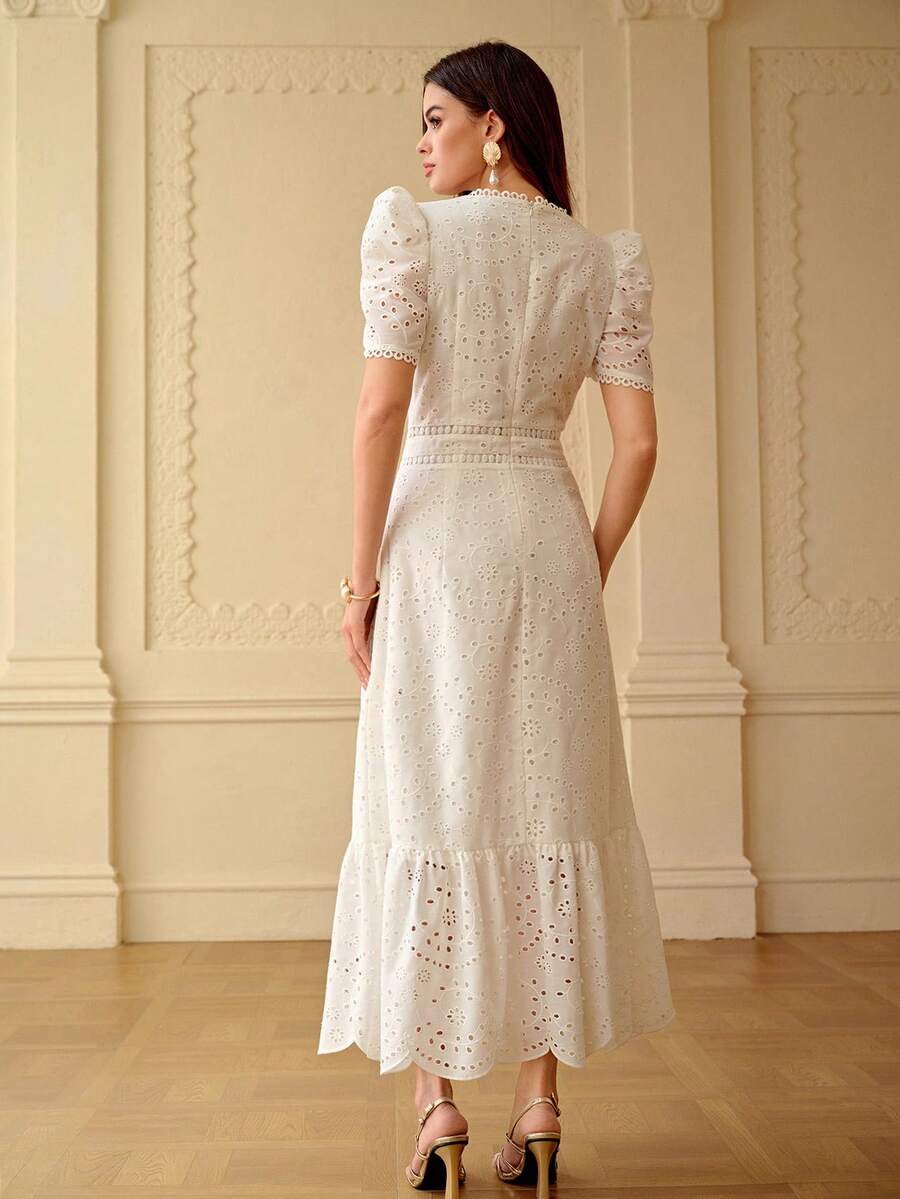 Vestido Longo Bordado com Cinto