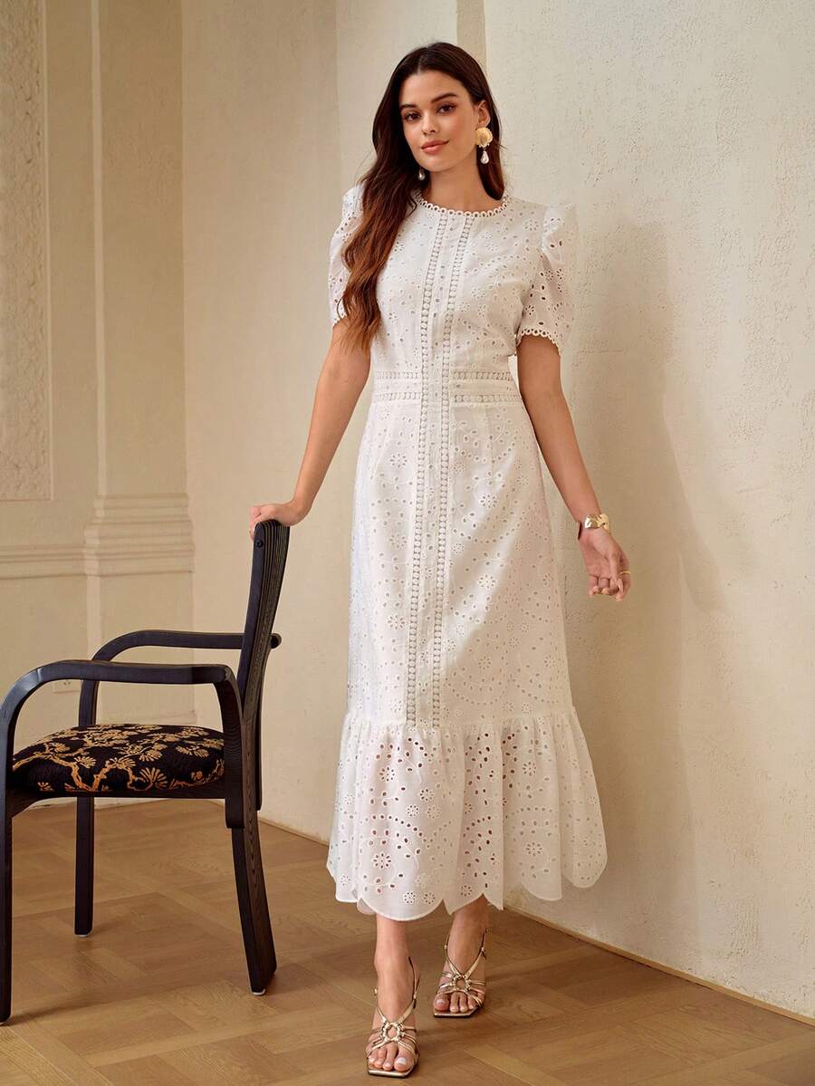 Vestido Longo Bordado com Cinto