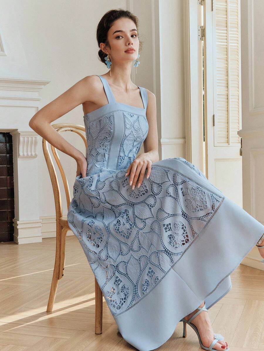 Vestido Regata Elegante com Renda Contrastante