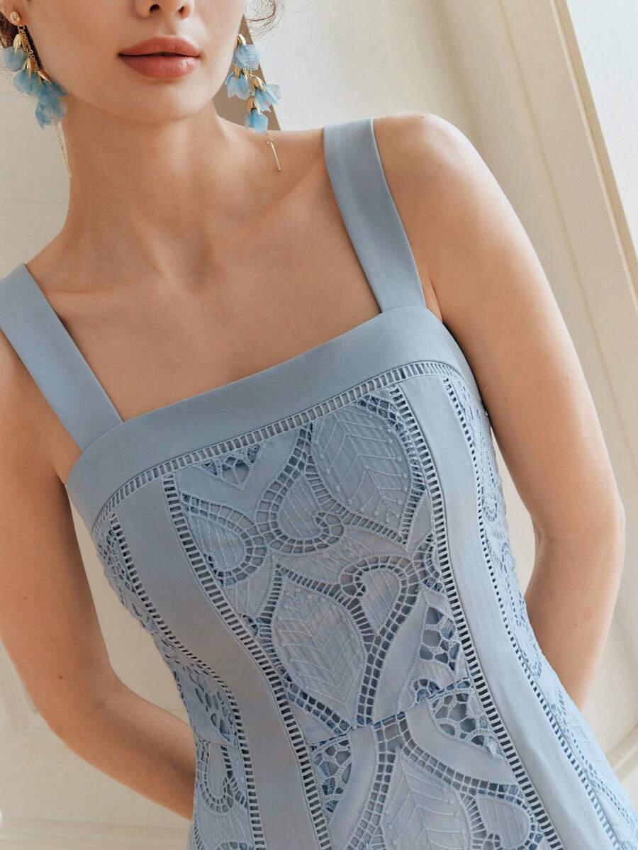 Vestido Regata Elegante com Renda Contrastante