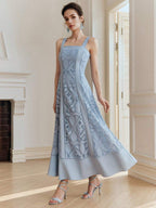 Vestido Regata Elegante com Renda Contrastante
