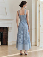 Vestido Regata Elegante com Renda Contrastante