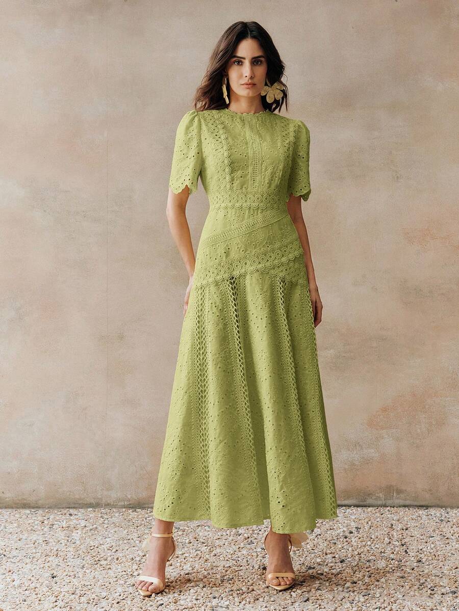 Vestido Longo com Manga Bufante e Laço na Cintura