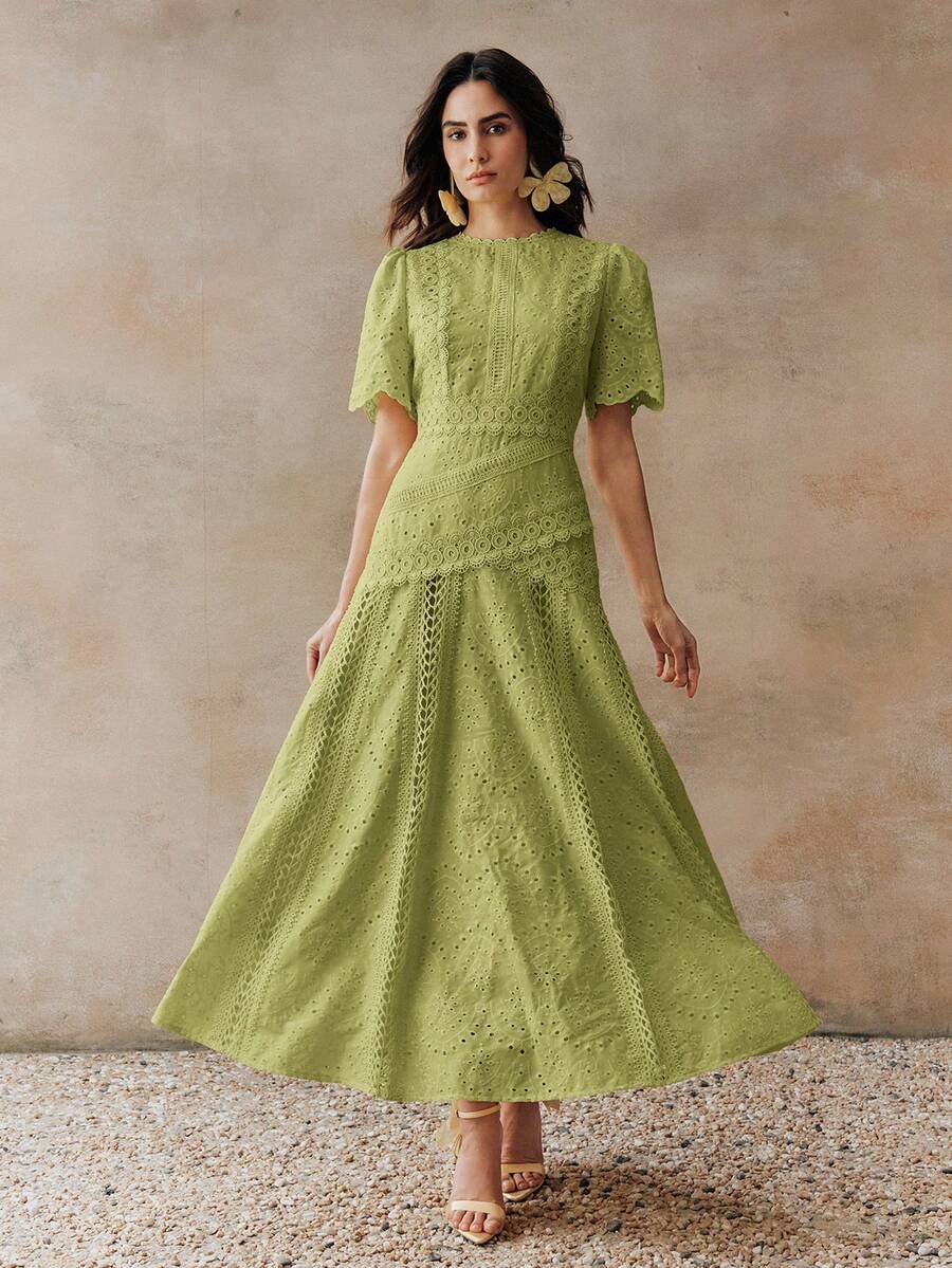 Vestido Longo com Manga Bufante e Laço na Cintura