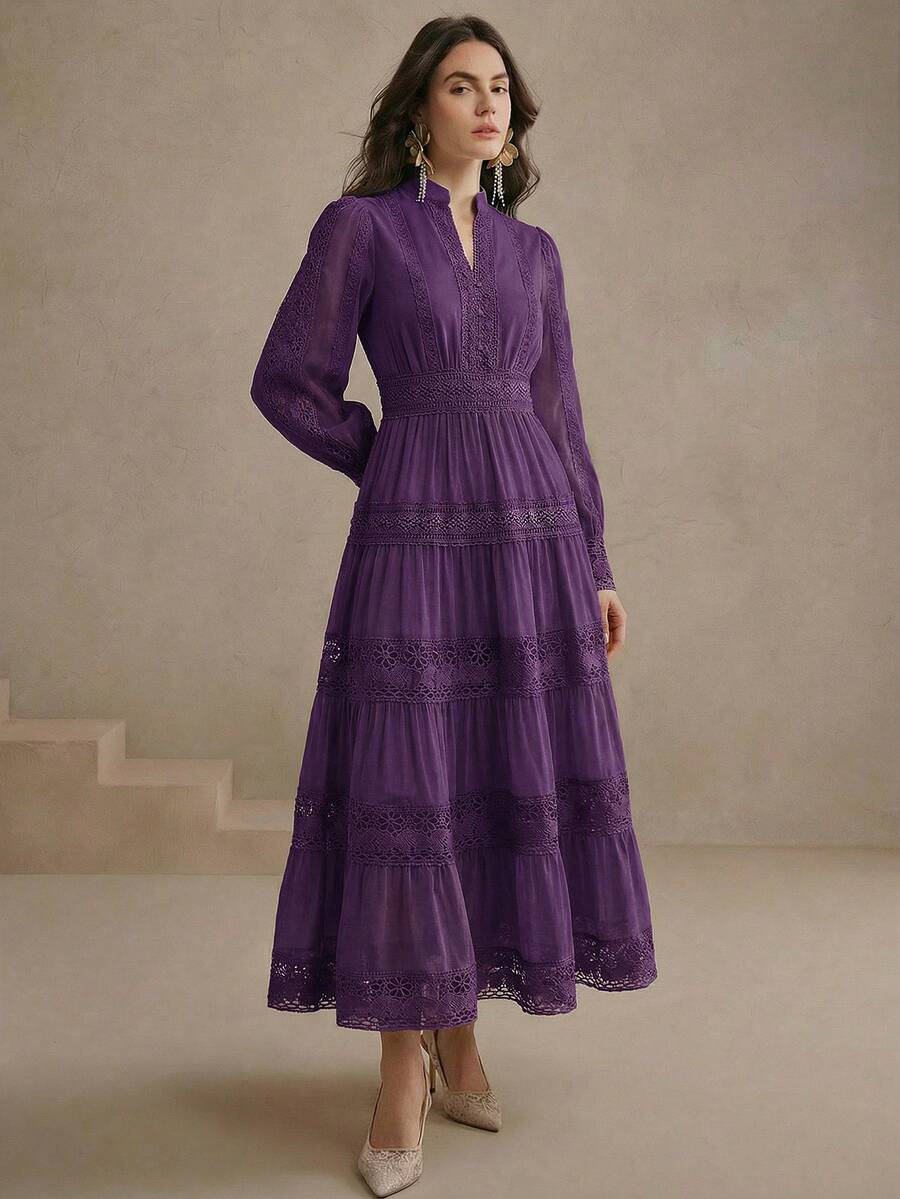 Vestido Longo Vintage com Decote em V e Renda