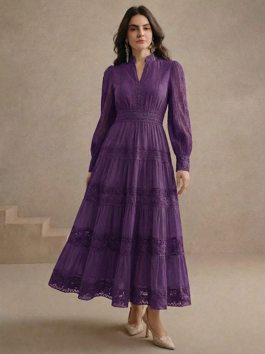 Vestido Longo Vintage com Decote em V e Renda
