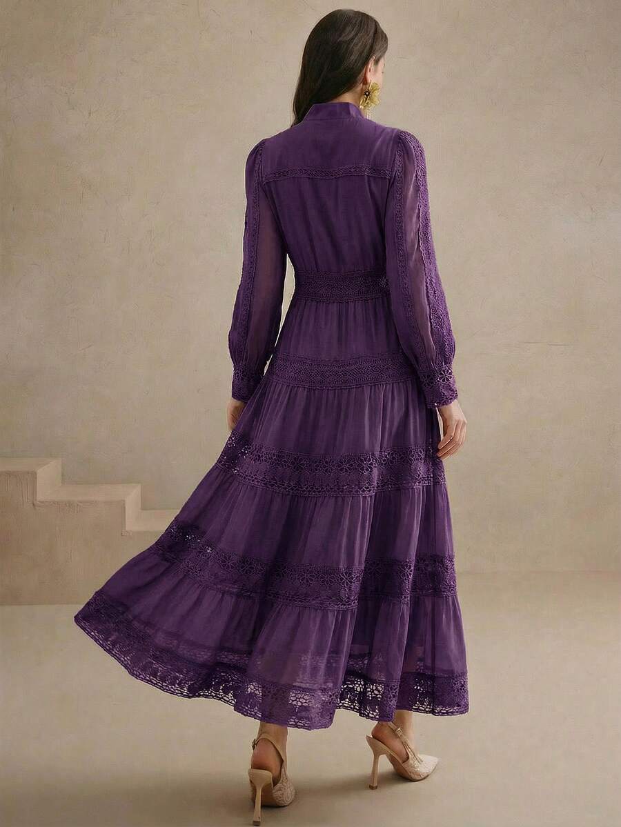 Vestido Longo Vintage com Decote em V e Renda