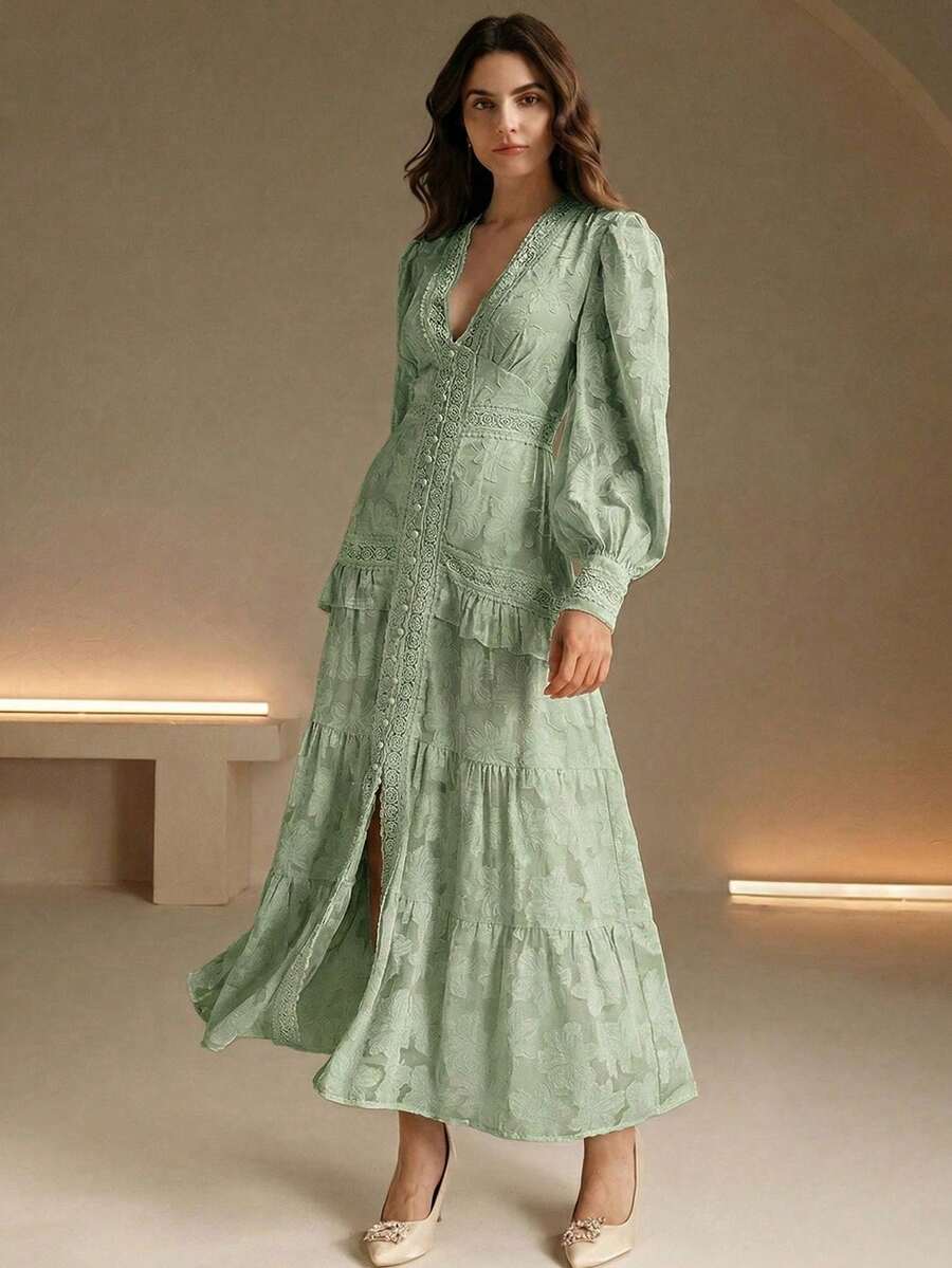Vestido Longo Francês com Decote em V e Manga Bufante