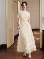 Vestido Longo de Renda com Recortes em Tule