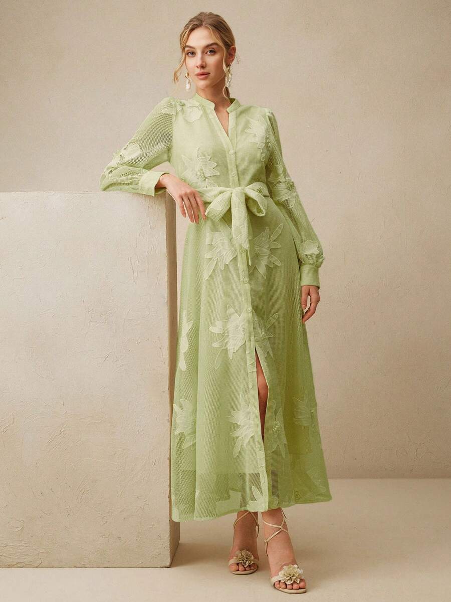 Vestido Midi com Mangas de Pétalas e Bordado Floral