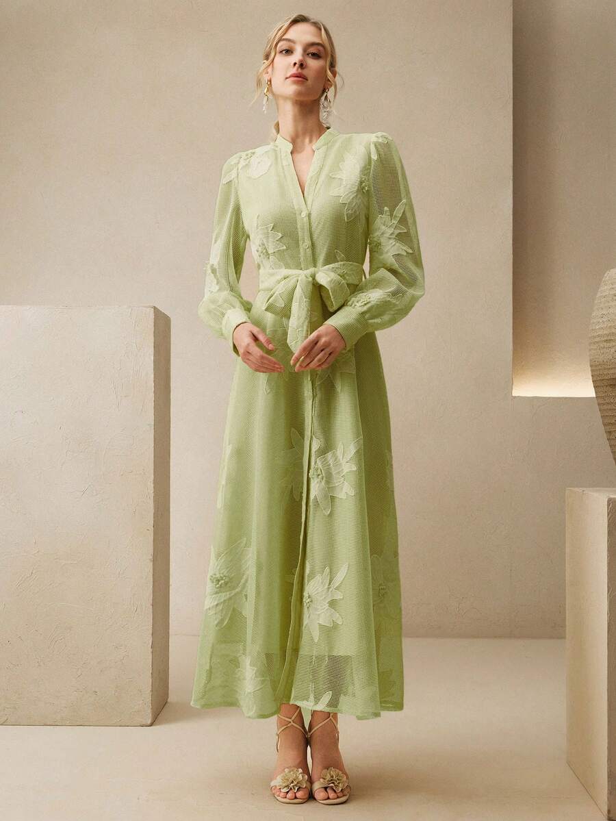 Vestido Midi com Mangas de Pétalas e Bordado Floral
