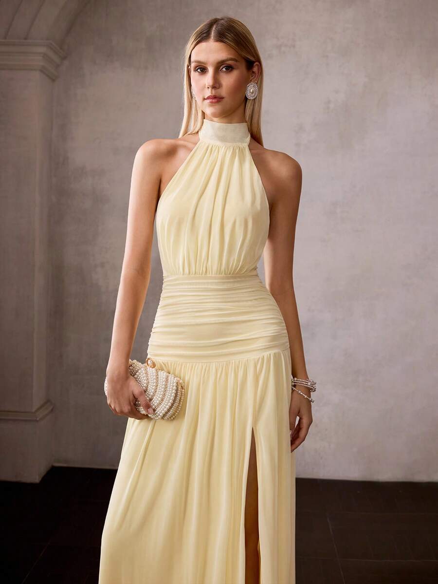 Vestido Longo Halter com Costas Abertas e Laço